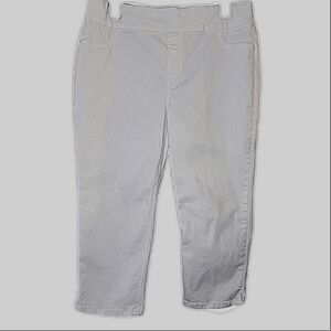 Chico's perfect stretch white  capri